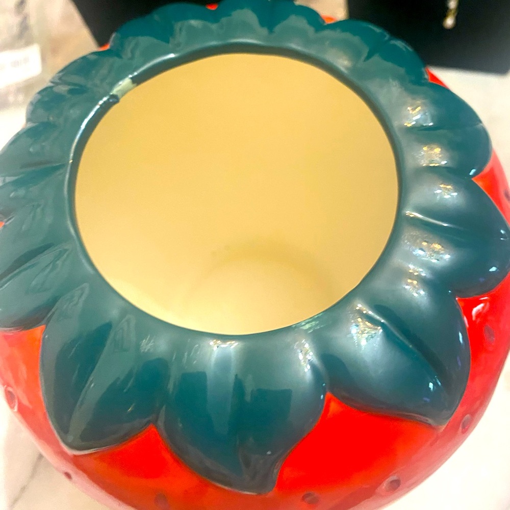 Nwt Strawberry 🍓Planter Vase - Picture 4 of 8